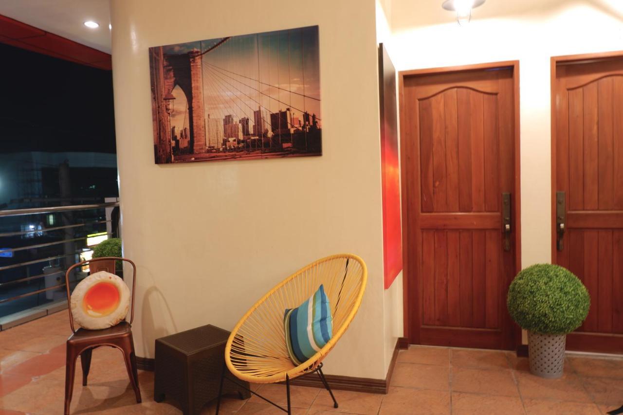 Connecting Flight Mactan Cebu Hostel Lapu-Lapu City Exterior photo