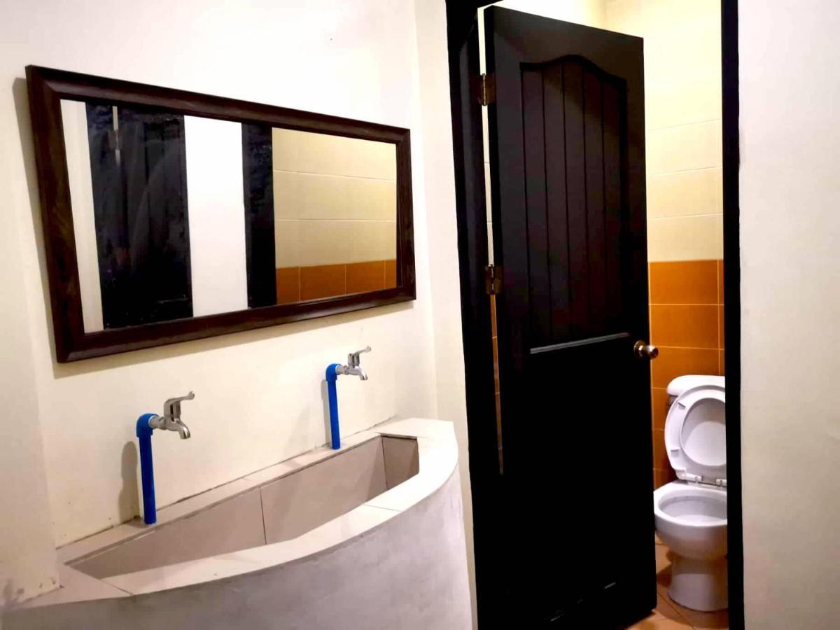 Connecting Flight Mactan Cebu Hostel Lapu-Lapu City Exterior photo