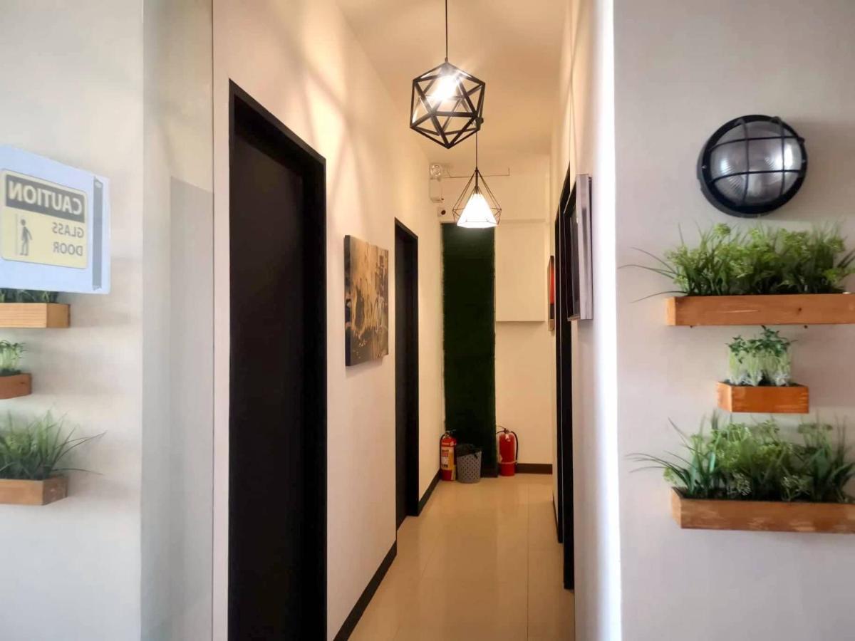 Connecting Flight Mactan Cebu Hostel Lapu-Lapu City Exterior photo